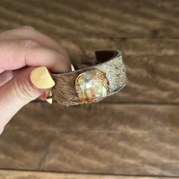 Pull string bracelet - Picture 3 of 3